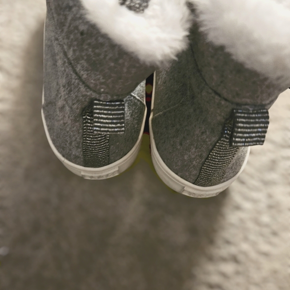 Old Navy High top sneakers with fur trim (7) - Picture 3 of 8